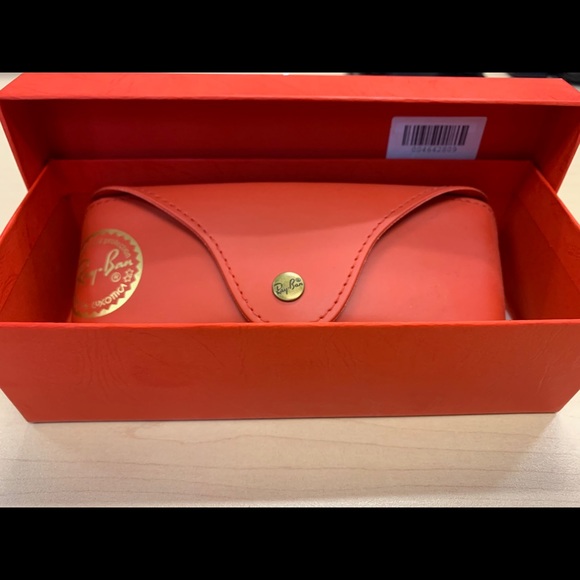 BRAND NEW Ray Ban Sunglasses! - Picture 4 of 5